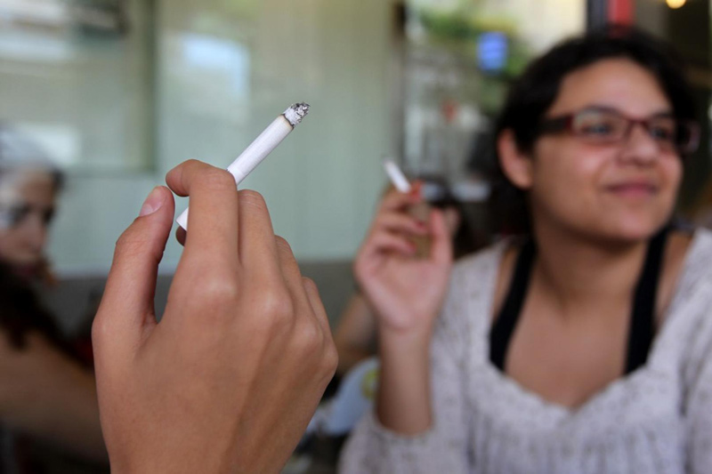 Smokers in Israel