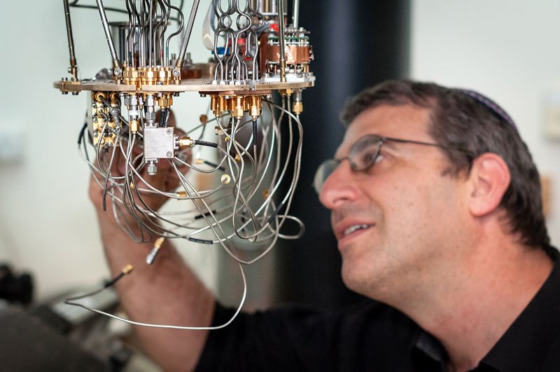 Prof. Nadav Katz at the Hebrew University of Jerusalem.